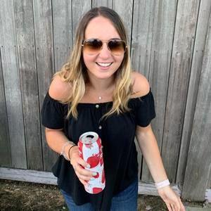 Meet your Posher, Adriana